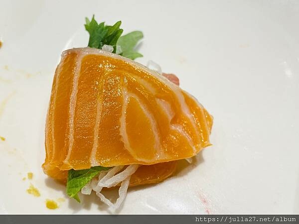 20230127_055629219_iOS-1