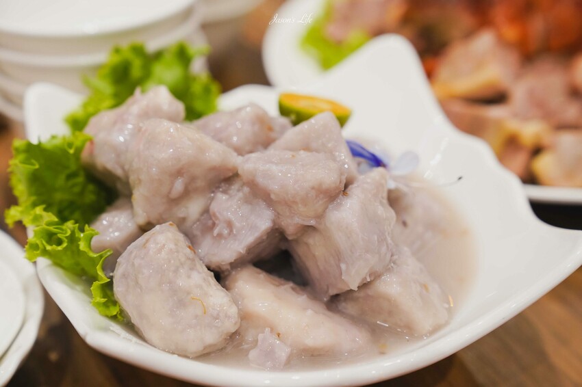 【台中西屯|美食】頂園全鴨坊。台中米其林餐盤推薦,火焰櫻桃鴨需提前預訂,皮脆多汁,適合聚餐