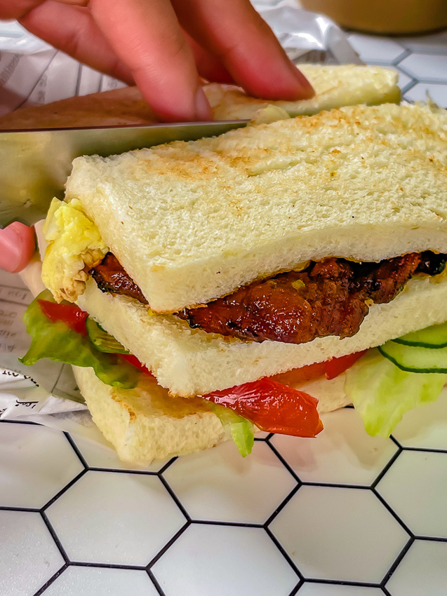 高雄彌陀美食 - 無題巷碳烤吐司 / 早餐 / 早午餐