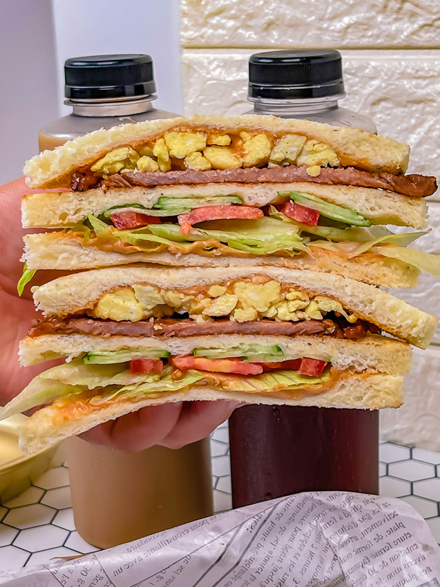 招牌燒肉蛋吐司