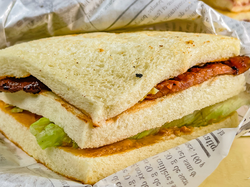 招牌燒肉蛋吐司