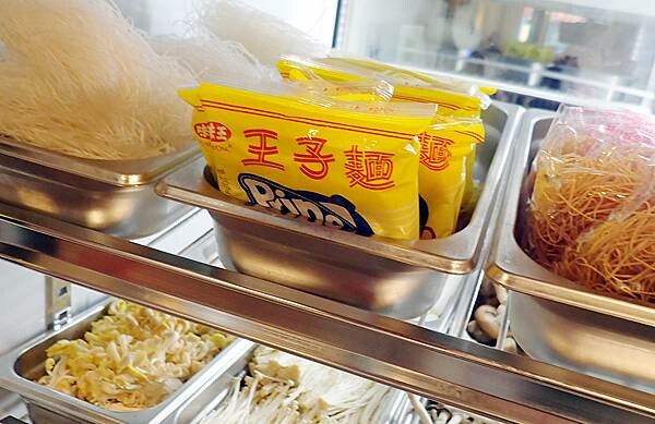 新北蘆洲吃到飽麻辣火鍋-蒙古紅鴛鴦麻辣鍋-超過八十道品項吃到飽,蔬食、海鮮、肉品 稀珍又新鮮,還有被耽誤的滷肉飯,也可以單點火鍋套餐!蘆洲吃到飽推薦-18.jpg