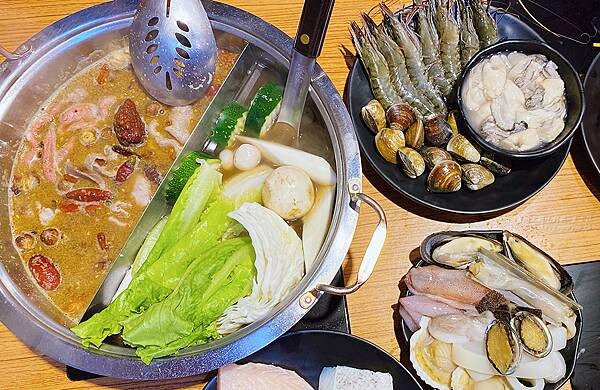 新北蘆洲吃到飽麻辣火鍋-蒙古紅鴛鴦麻辣鍋-超過八十道品項吃到飽,蔬食、海鮮、肉品 稀珍又新鮮,還有被耽誤的滷肉飯,也可以單點火鍋套餐!蘆洲吃到飽推薦-54.jpg