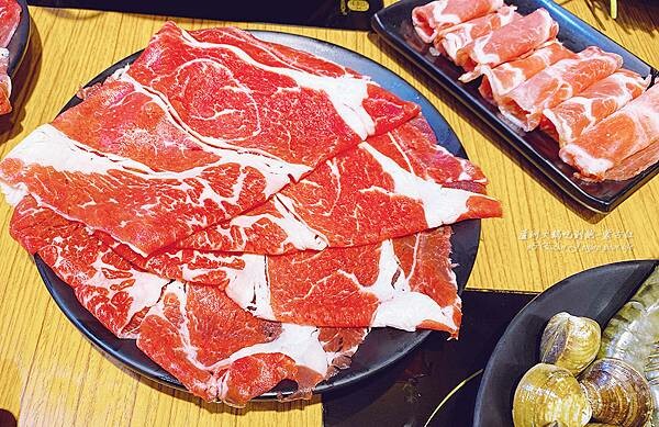 新北蘆洲吃到飽麻辣火鍋-蒙古紅鴛鴦麻辣鍋-超過八十道品項吃到飽,蔬食、海鮮、肉品 稀珍又新鮮,還有被耽誤的滷肉飯,也可以單點火鍋套餐!蘆洲吃到飽推薦-36.jpg