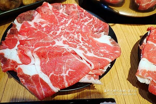 新北蘆洲吃到飽麻辣火鍋-蒙古紅鴛鴦麻辣鍋-超過八十道品項吃到飽,蔬食、海鮮、肉品 稀珍又新鮮,還有被耽誤的滷肉飯,也可以單點火鍋套餐!蘆洲吃到飽推薦-37.jpg