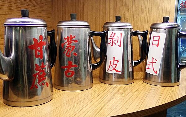 新北蘆洲吃到飽麻辣火鍋-蒙古紅鴛鴦麻辣鍋-超過八十道品項吃到飽,蔬食、海鮮、肉品 稀珍又新鮮,還有被耽誤的滷肉飯,也可以單點火鍋套餐!蘆洲吃到飽推薦-61.jpg