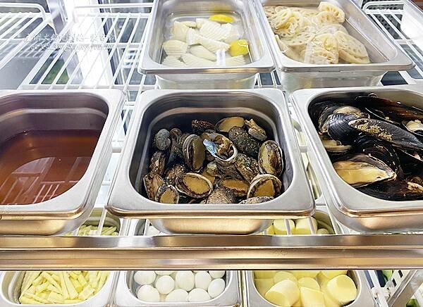 新北蘆洲吃到飽麻辣火鍋-蒙古紅鴛鴦麻辣鍋-超過八十道品項吃到飽,蔬食、海鮮、肉品 稀珍又新鮮,還有被耽誤的滷肉飯,也可以單點火鍋套餐!蘆洲吃到飽推薦-16.jpg