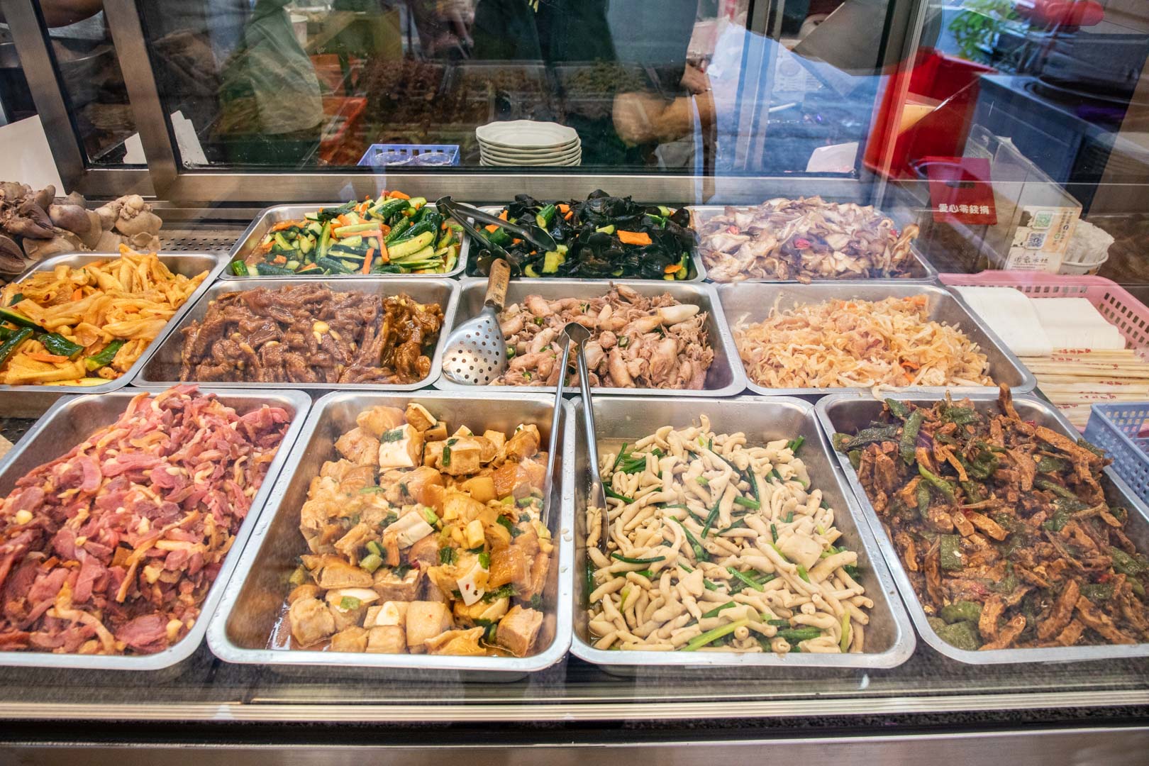 台中人氣爆棚鵝肉店!酉金鵝招牌鵝肉,超嫩無骨鵝肉飯百元有找!