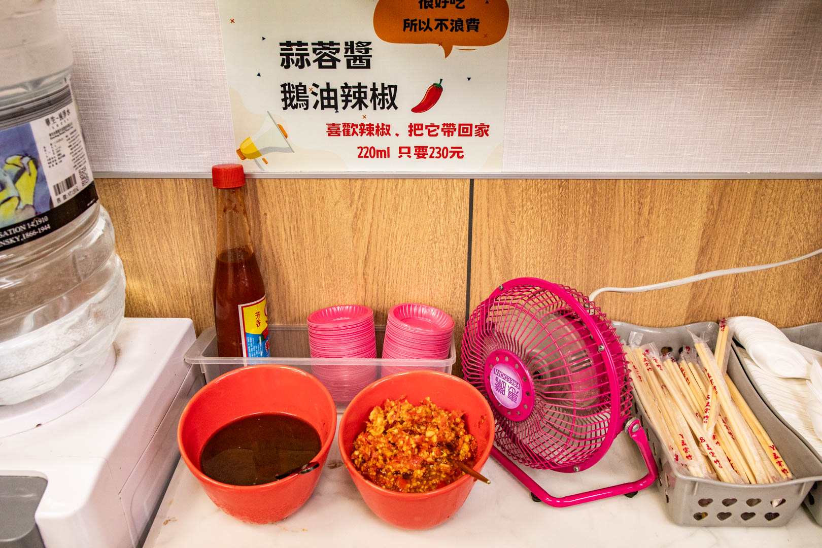 台中人氣爆棚鵝肉店!酉金鵝招牌鵝肉,超嫩無骨鵝肉飯百元有找!