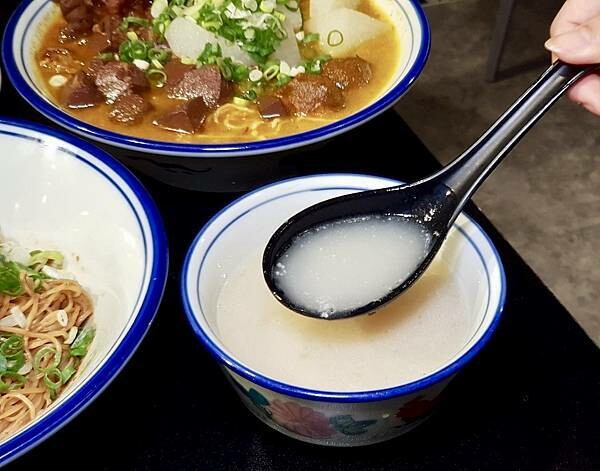 [桃園美食] 小香港車仔麵  平鎮新勢公園旁平易近人的港式小吃餐廳 @蛋寶趴趴go