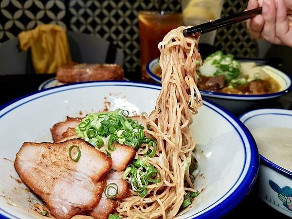 [桃園美食] 小香港車仔麵  平鎮新勢公園旁平易近人的港式小吃餐廳 @蛋寶趴趴go