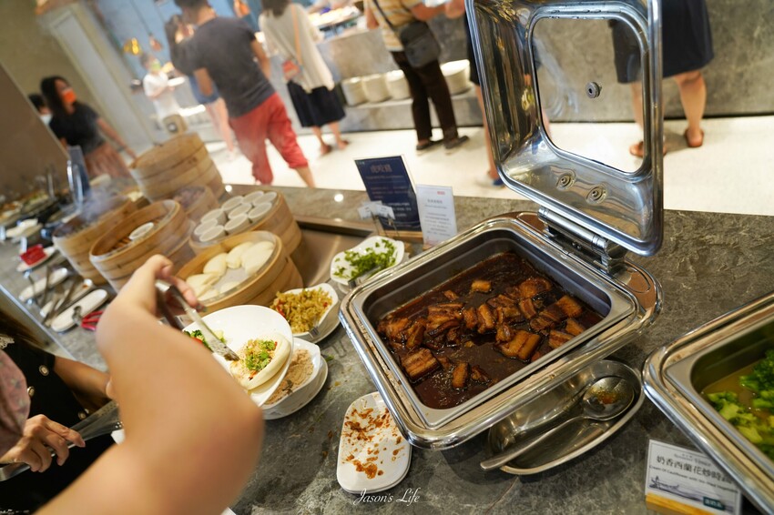 【台南安平│住宿】福爾摩沙遊艇酒店。台南無邊際泳池，兒童遊戲區超強，早餐就有香檳可以喝