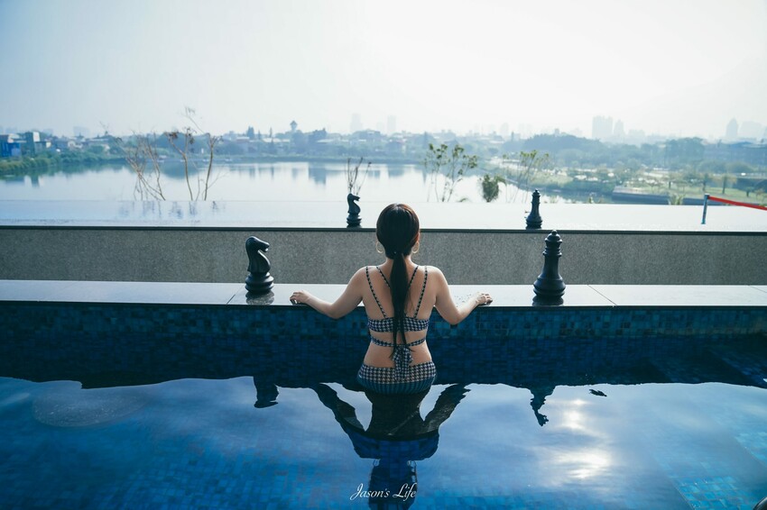 【台南安平│住宿】福爾摩沙遊艇酒店。台南無邊際泳池，兒童遊戲區超強，早餐就有香檳可以喝