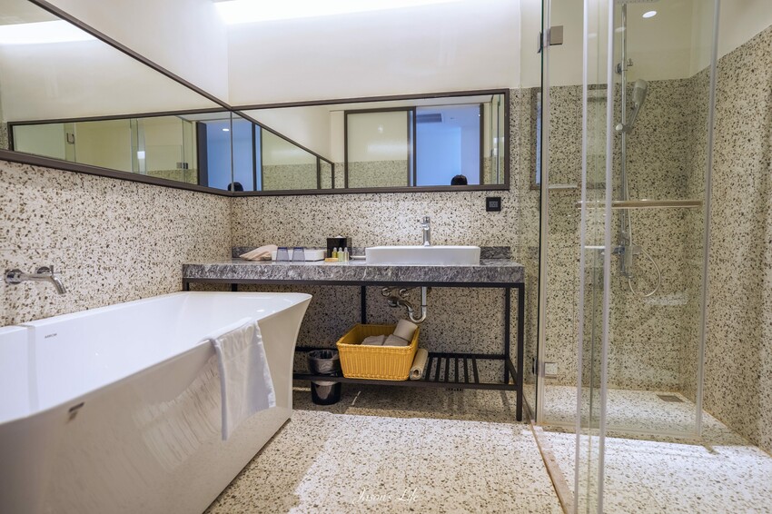 【台南安平│住宿】福爾摩沙遊艇酒店。台南無邊際泳池，兒童遊戲區超強，早餐就有香檳可以喝