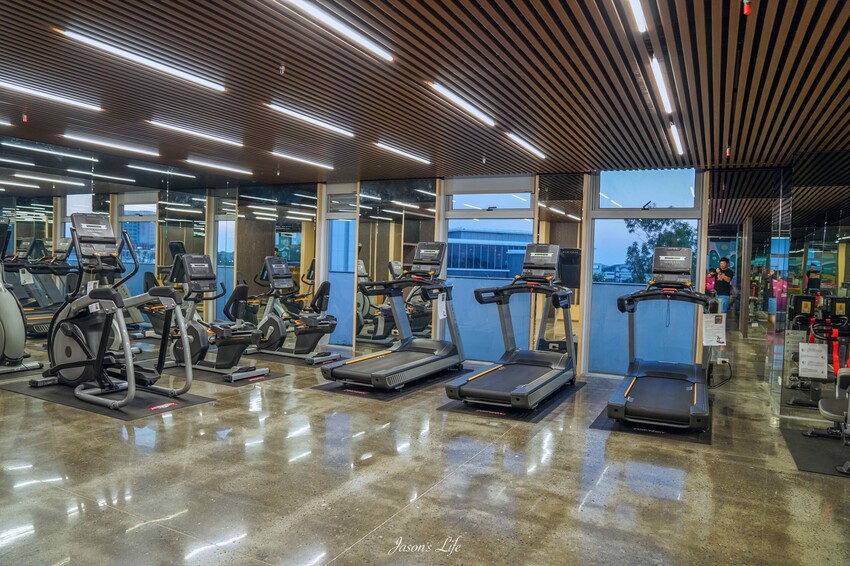 【台南安平│住宿】福爾摩沙遊艇酒店。台南無邊際泳池，兒童遊戲區超強，早餐就有香檳可以喝