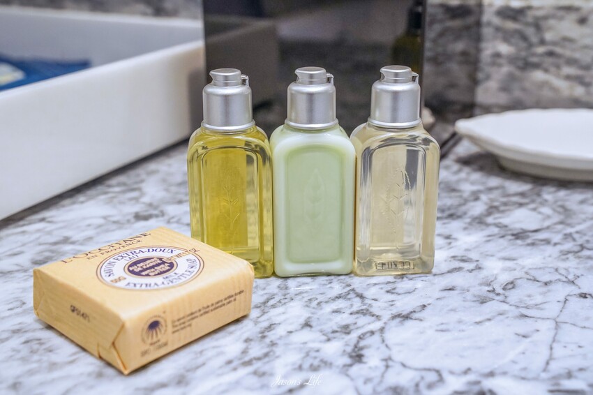 【台南安平│住宿】福爾摩沙遊艇酒店。台南無邊際泳池，兒童遊戲區超強，早餐就有香檳可以喝