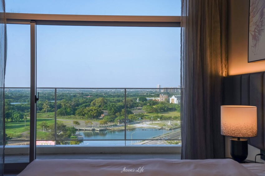 【台南安平│住宿】福爾摩沙遊艇酒店。台南無邊際泳池，兒童遊戲區超強，早餐就有香檳可以喝