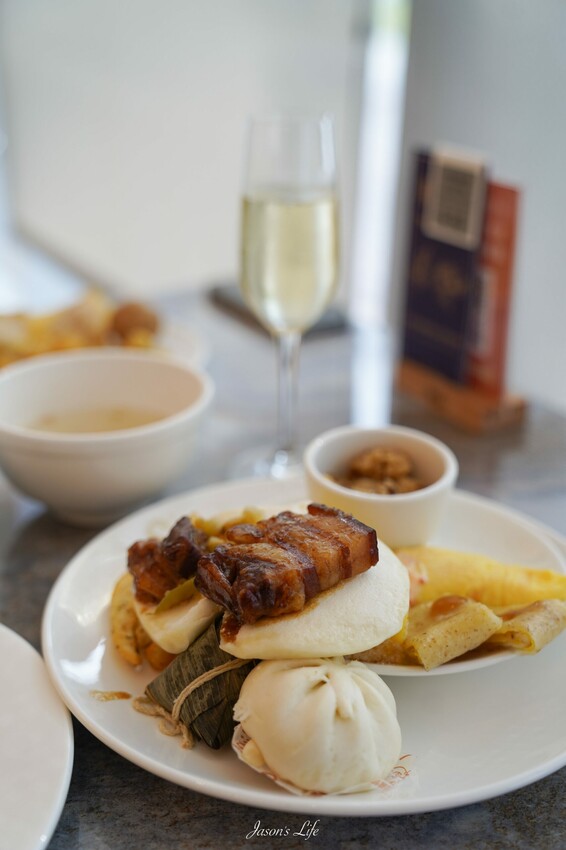 【台南安平│住宿】福爾摩沙遊艇酒店。台南無邊際泳池，兒童遊戲區超強，早餐就有香檳可以喝