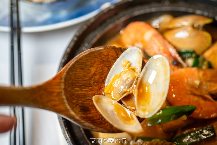 松山區小巨蛋美食 漁聞樂 自家有漁船就是鮮！活龍蝦1隻只要680元 品嚐生猛活海鮮 不必跑漁港 - 艾莉絲愛旅行
