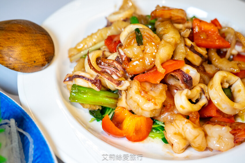 松山區小巨蛋美食 漁聞樂 自家有漁船就是鮮！活龍蝦1隻只要680元 品嚐生猛活海鮮 不必跑漁港 - 艾莉絲愛旅行