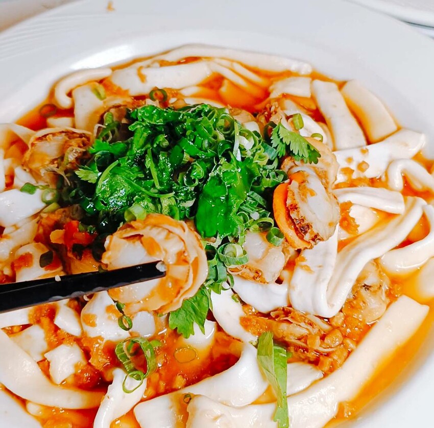 松山區小巨蛋美食 漁聞樂 自家有漁船就是鮮！活龍蝦1隻只要680元 品嚐生猛活海鮮 不必跑漁港 - 艾莉絲愛旅行