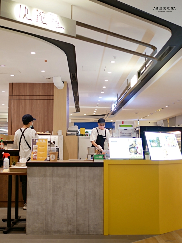 太銷魂！軟嫩紅酒燉牛肉貝殼麵吃起來『快義點 PrestoPasta』從麵條製作到食材醬汁通通一手包辦的用心好味道！高雄美食｜義享天地義大利麵｜義享天地美食 - 曼達愛吃鬼