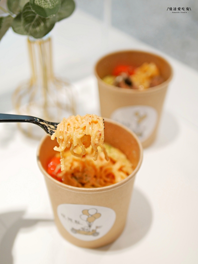 太銷魂！軟嫩紅酒燉牛肉貝殼麵吃起來『快義點 PrestoPasta』從麵條製作到食材醬汁通通一手包辦的用心好味道！高雄美食｜義享天地義大利麵｜義享天地美食 - 曼達愛吃鬼