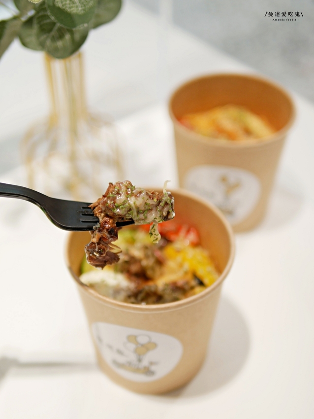 太銷魂！軟嫩紅酒燉牛肉貝殼麵吃起來『快義點 PrestoPasta』從麵條製作到食材醬汁通通一手包辦的用心好味道！高雄美食｜義享天地義大利麵｜義享天地美食 - 曼達愛吃鬼