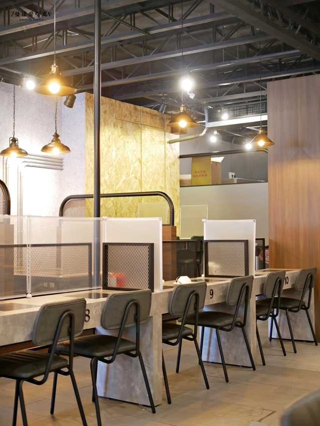 太過癮！加入整罐高大鮮乳的銷魂麻奶鍋好香好好吃『湁鍋饌精緻鍋物』內用飲品、白飯、杜老爺冰淇淋無限量供應可以呀！台南火鍋｜台南美食｜台南東區 - 曼達愛吃鬼