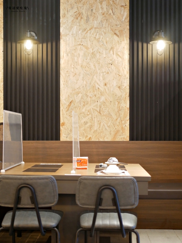 太過癮！加入整罐高大鮮乳的銷魂麻奶鍋好香好好吃『湁鍋饌精緻鍋物』內用飲品、白飯、杜老爺冰淇淋無限量供應可以呀！台南火鍋｜台南美食｜台南東區 - 曼達愛吃鬼