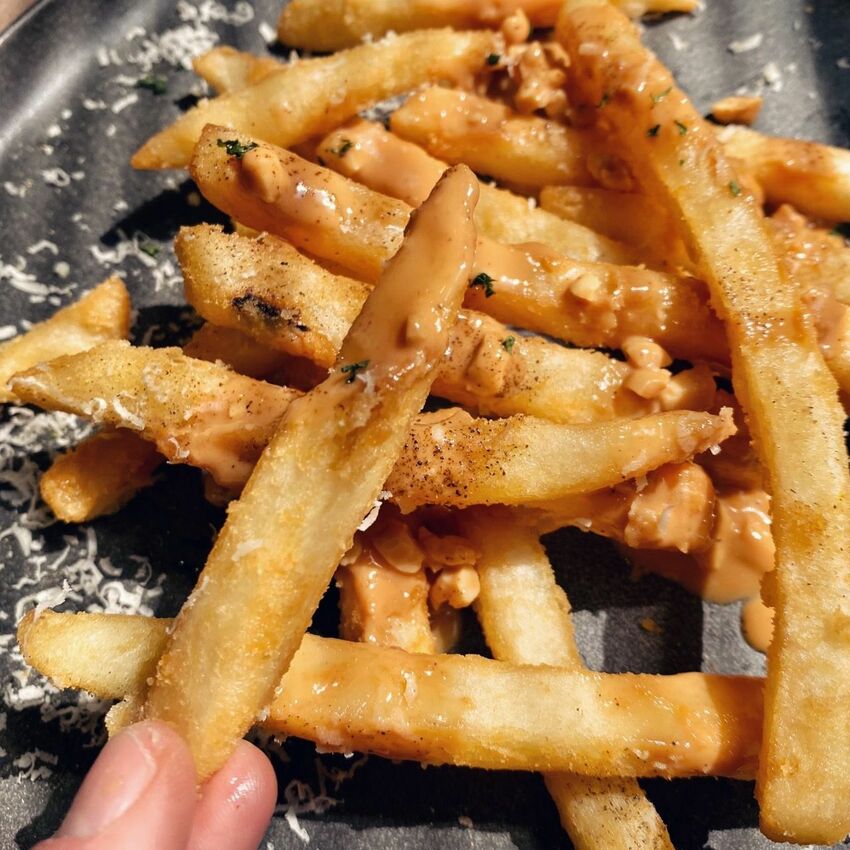 [台中西區] Musen88義式餐廳｜網美必去打卡餐廳｜逢甲美食｜特製明太子麵包抹醬｜哇！沙米寧鄉鮭魚麵｜內附菜單