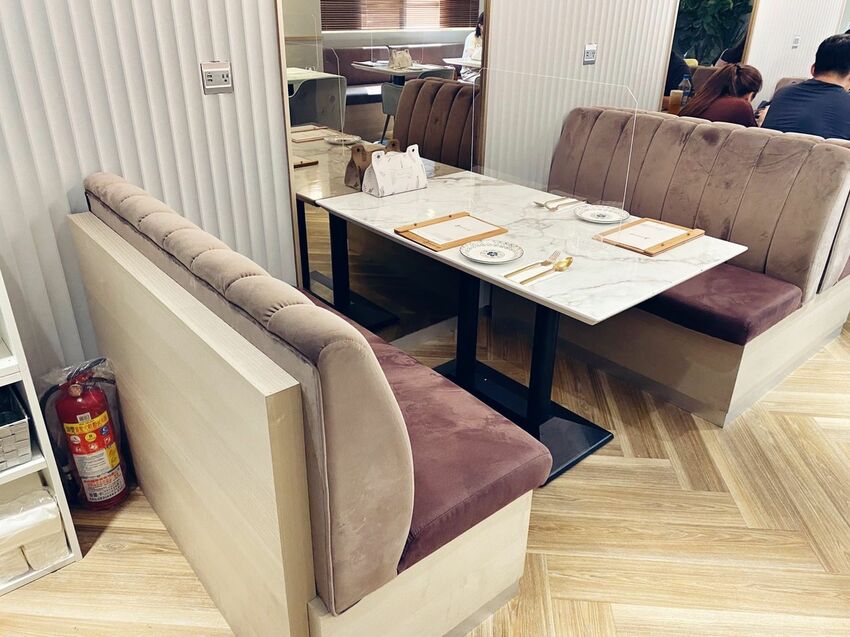 [台中西區] Musen88義式餐廳｜網美必去打卡餐廳｜逢甲美食｜特製明太子麵包抹醬｜哇！沙米寧鄉鮭魚麵｜內附菜單