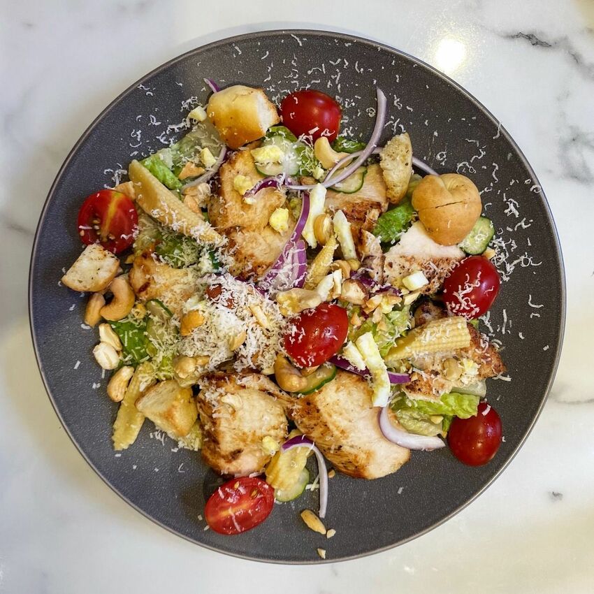 [台中西區] Musen88義式餐廳｜網美必去打卡餐廳｜逢甲美食｜特製明太子麵包抹醬｜哇！沙米寧鄉鮭魚麵｜內附菜單