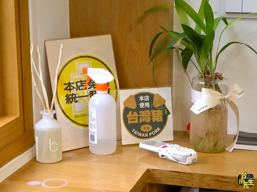 台南日式餐盒/長得像咖啡館的便當店/嚴選食材現點現做/白飯使用日本壽司米/南科大廠的午晚餐首選/視覺與味覺的雙重享受