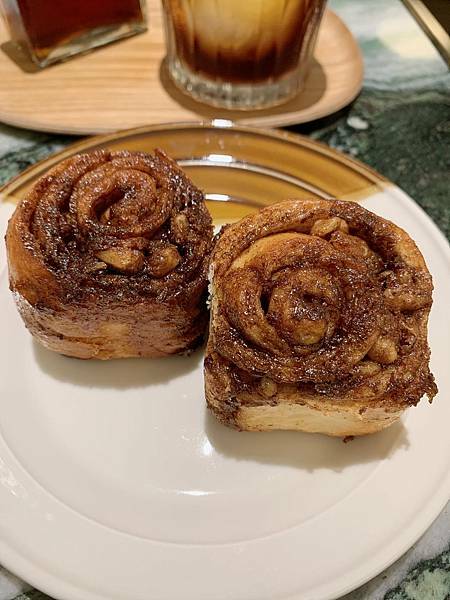 [台北松山區]推薦復古典雅風格的咖啡廳☕️ ［CHIT CHAT Cafe］有很厲害的冰滴咖啡，手沖精品咖啡（附插座）