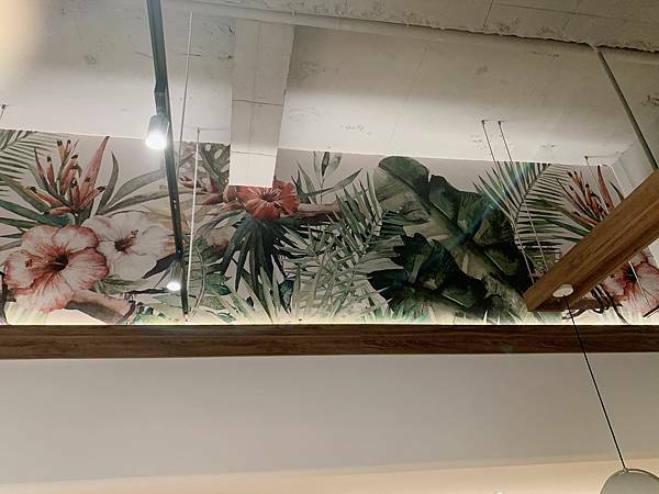 [台北松山區]推薦復古典雅風格的咖啡廳☕️ ［CHIT CHAT Cafe］有很厲害的冰滴咖啡，手沖精品咖啡（附插座）