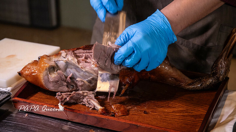 台中市南屯區浮誇系寶盒｜搭配藝術烤鴨秀Ｘ帝王蟹 豪華烤鴨特輯平日午間享67折，印月餐廳！