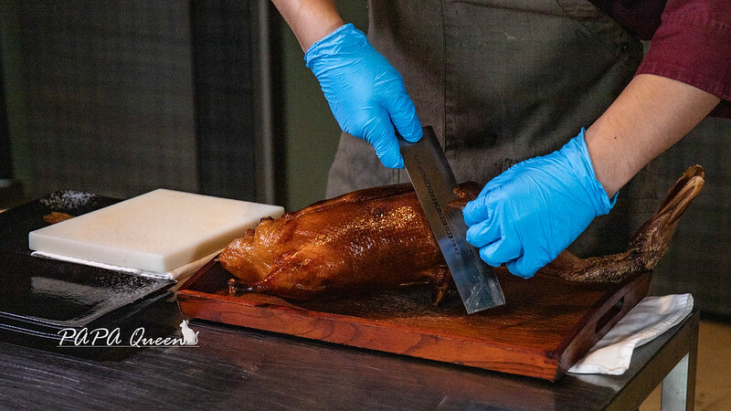 台中市南屯區浮誇系寶盒｜搭配藝術烤鴨秀Ｘ帝王蟹 豪華烤鴨特輯平日午間享67折，印月餐廳！