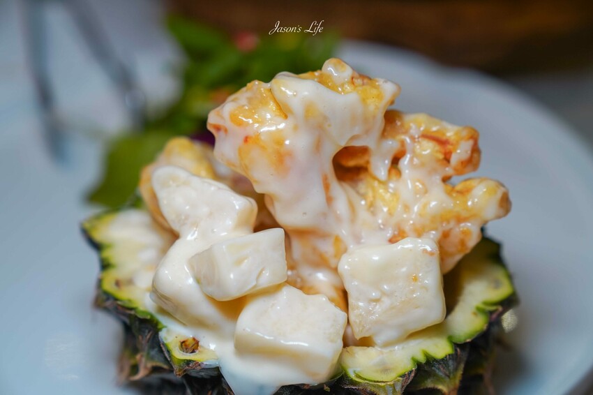 台中市南屯區【台中南屯│美食】印月餐廳。藝術烤鴨一鴨三吃必點,中式料理擺盤精美,樣樣大菜口味好吃,CP值不錯