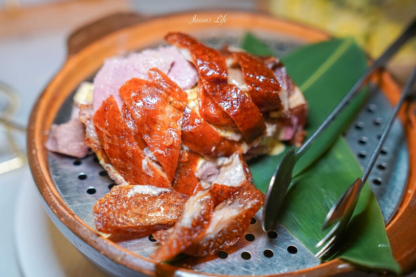 台中市南屯區【台中南屯│美食】印月餐廳。藝術烤鴨一鴨三吃必點,中式料理擺盤精美,樣樣大菜口味好吃,CP值不錯