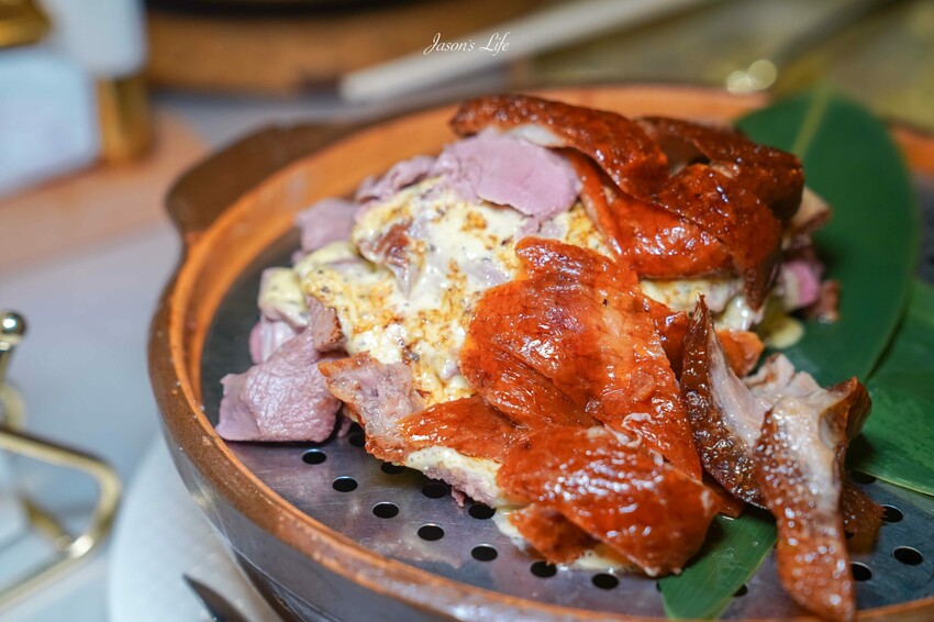 台中市南屯區【台中南屯│美食】印月餐廳。藝術烤鴨一鴨三吃必點,中式料理擺盤精美,樣樣大菜口味好吃,CP值不錯