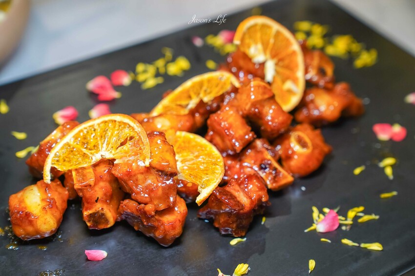 台中市南屯區【台中南屯│美食】印月餐廳。藝術烤鴨一鴨三吃必點,中式料理擺盤精美,樣樣大菜口味好吃,CP值不錯