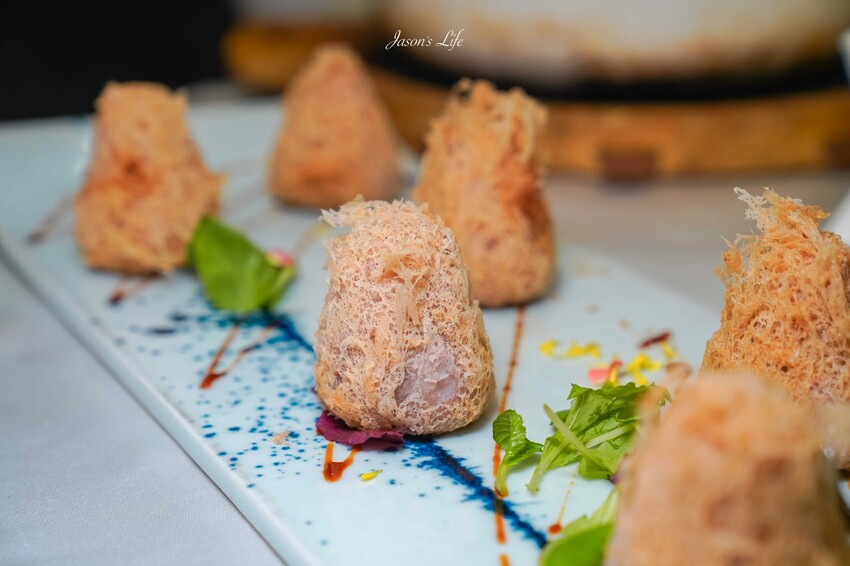 台中市南屯區【台中南屯│美食】印月餐廳。藝術烤鴨一鴨三吃必點,中式料理擺盤精美,樣樣大菜口味好吃,CP值不錯