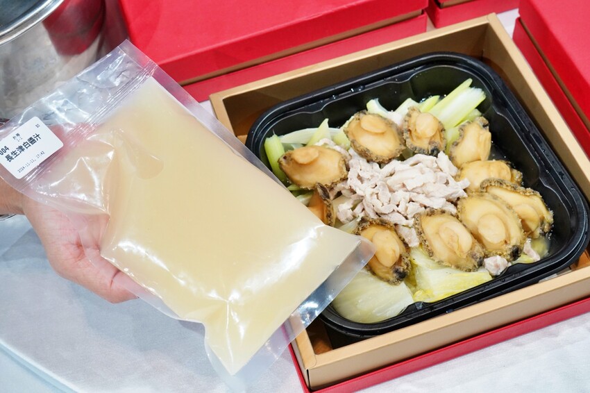 台中市南屯區外帶年菜開跑啦！小家庭也不用傷腦筋，熱呼呼年菜直接帶回家，還送鍋子也太佛心