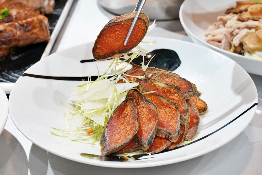 台中市南屯區外帶年菜開跑啦！小家庭也不用傷腦筋，熱呼呼年菜直接帶回家，還送鍋子也太佛心