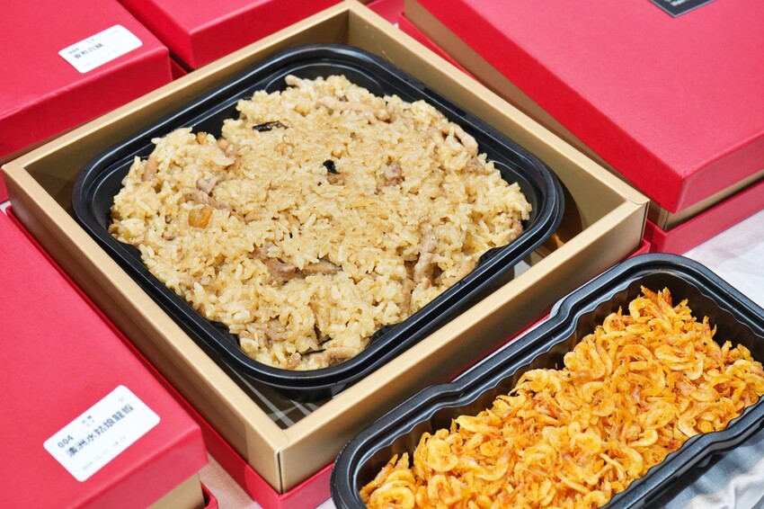 台中市南屯區外帶年菜開跑啦！小家庭也不用傷腦筋，熱呼呼年菜直接帶回家，還送鍋子也太佛心