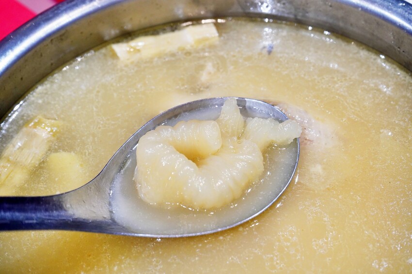 台中市南屯區外帶年菜開跑啦！小家庭也不用傷腦筋，熱呼呼年菜直接帶回家，還送鍋子也太佛心