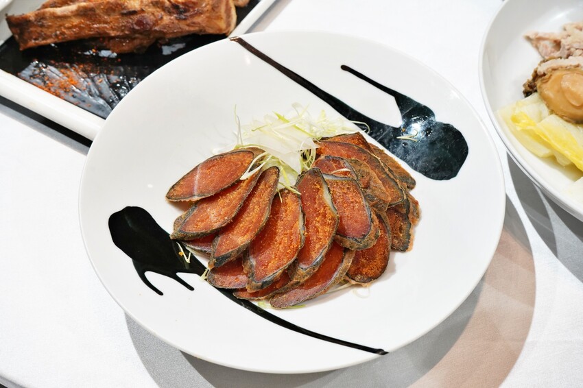 台中市南屯區外帶年菜開跑啦！小家庭也不用傷腦筋，熱呼呼年菜直接帶回家，還送鍋子也太佛心