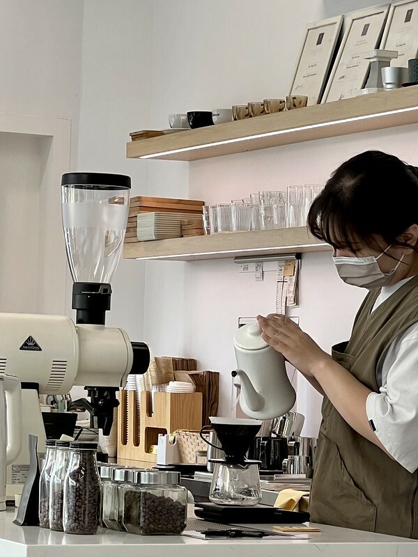 【台灣，桃園市，中壢區】Warm Air - 暖空咖啡，被「割包」耽誤的咖啡店。（中壢美食/中壢咖啡館/中壢刈包）