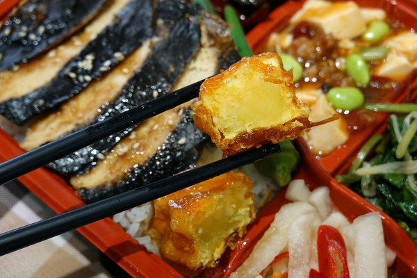 中壢、平鎮、青埔、內壢工業區素食便當外送-一抹微笑法生菩提蔬食盒子 (24).jpg